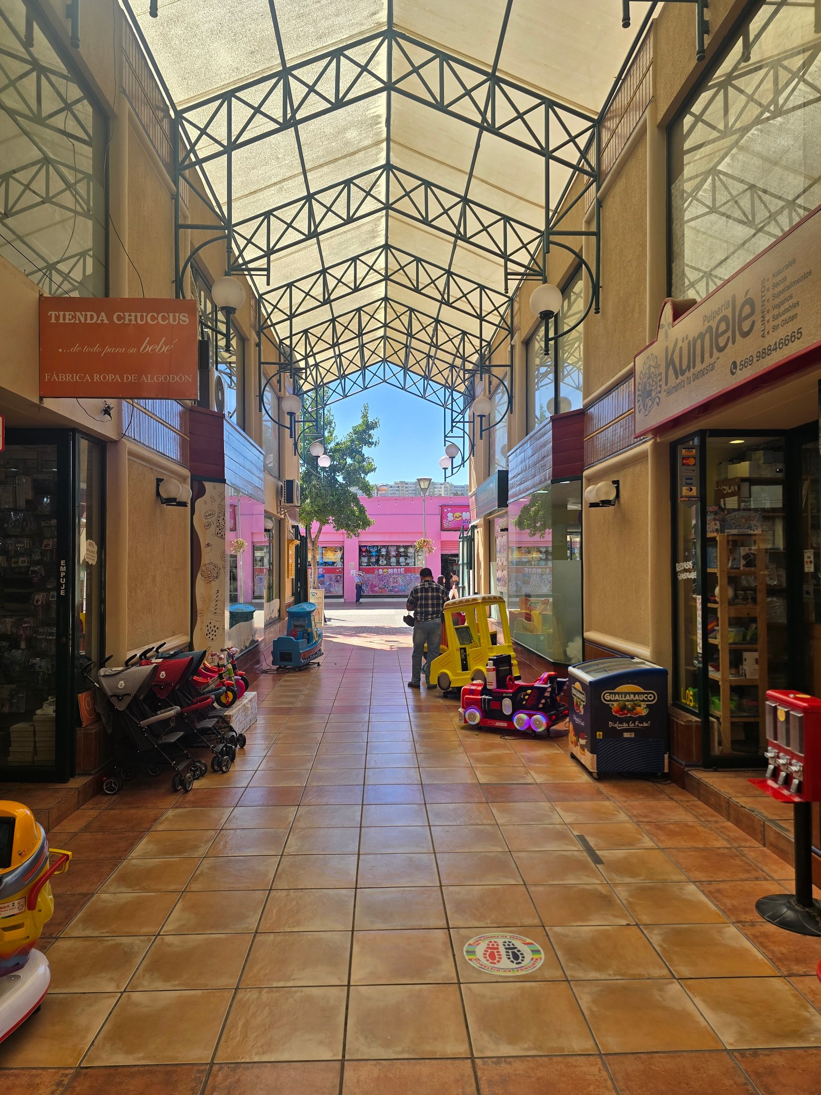 Local comercial disponible en arriendo — Galería Valle del Sol