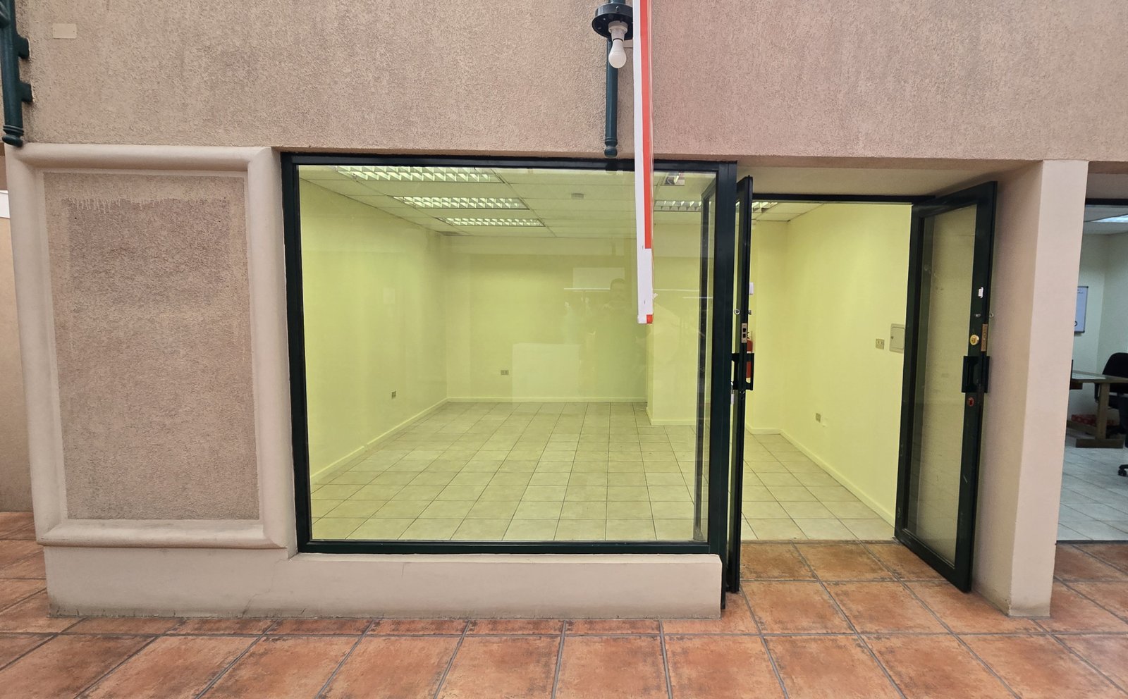 Local N°12 disponible en Galería Comercial Valle del Sol, Ovalle