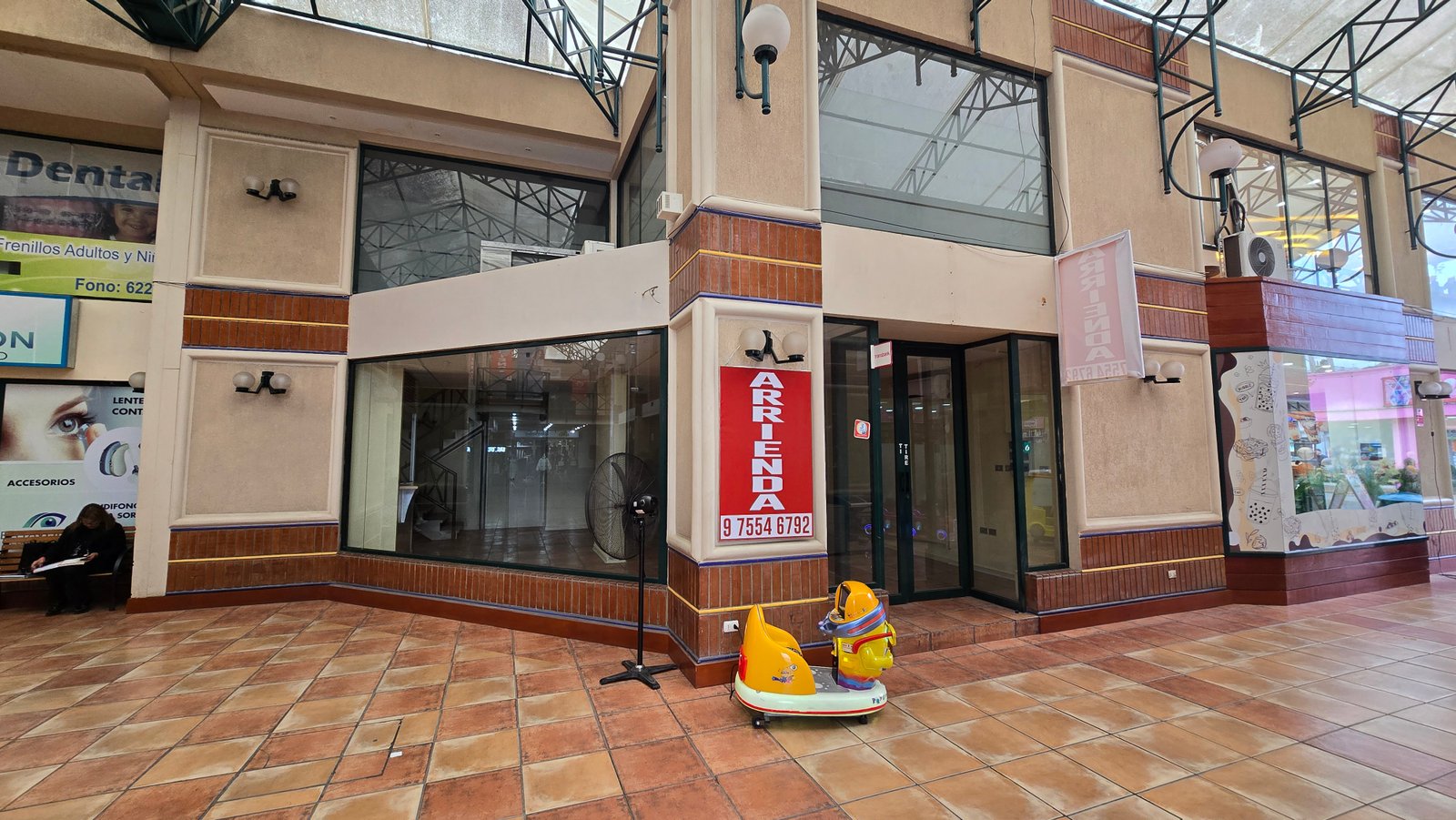 Local N°6 en Galería Valle del Sol — foto 33