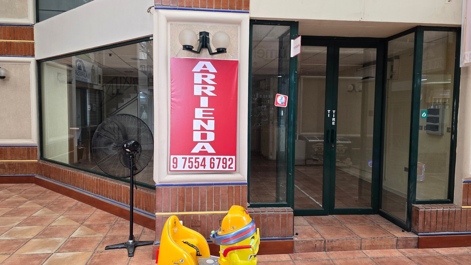 Local N°6 en Galería Valle del Sol — foto 34